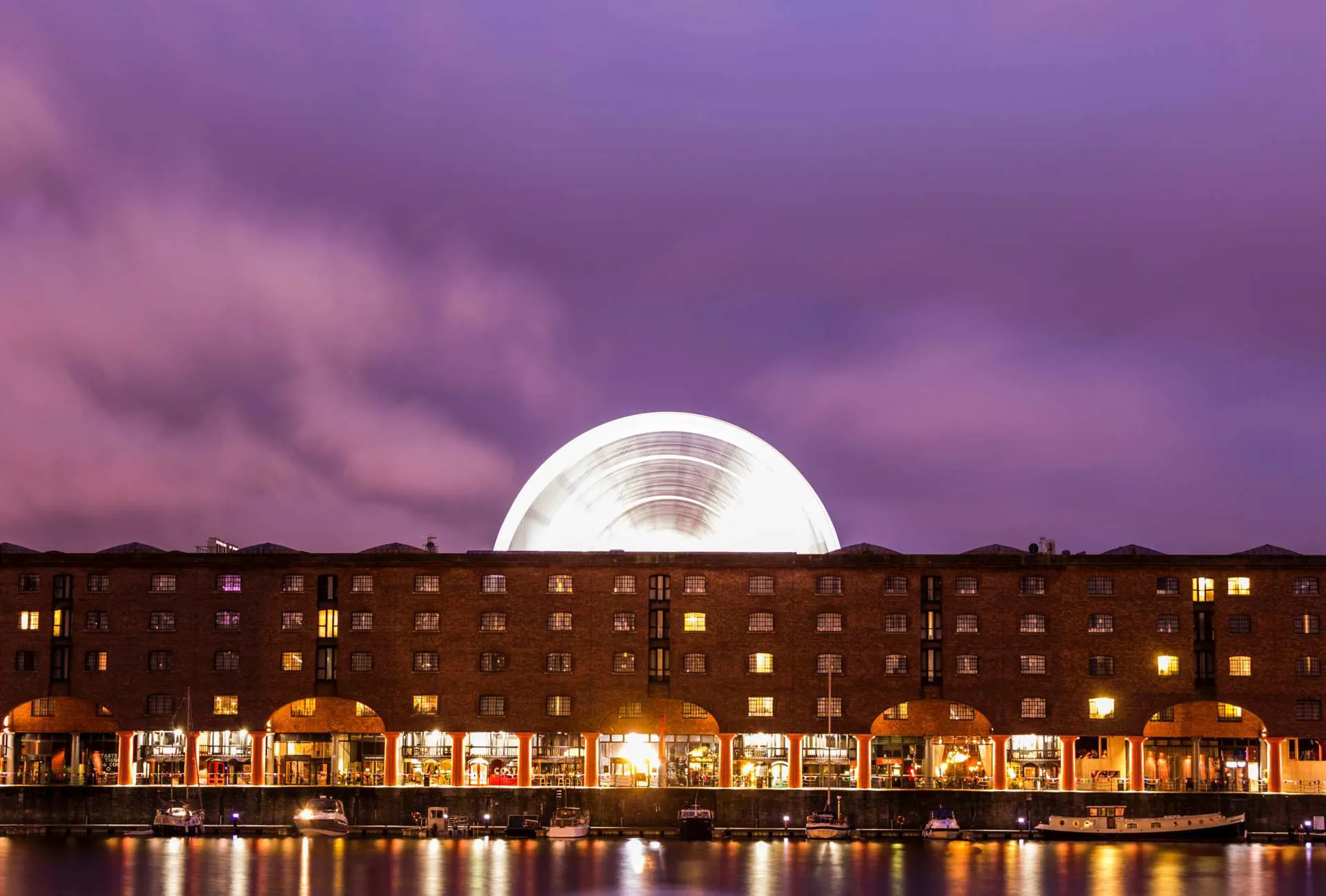 Liverpool - Albert Dock Tate Museum Image