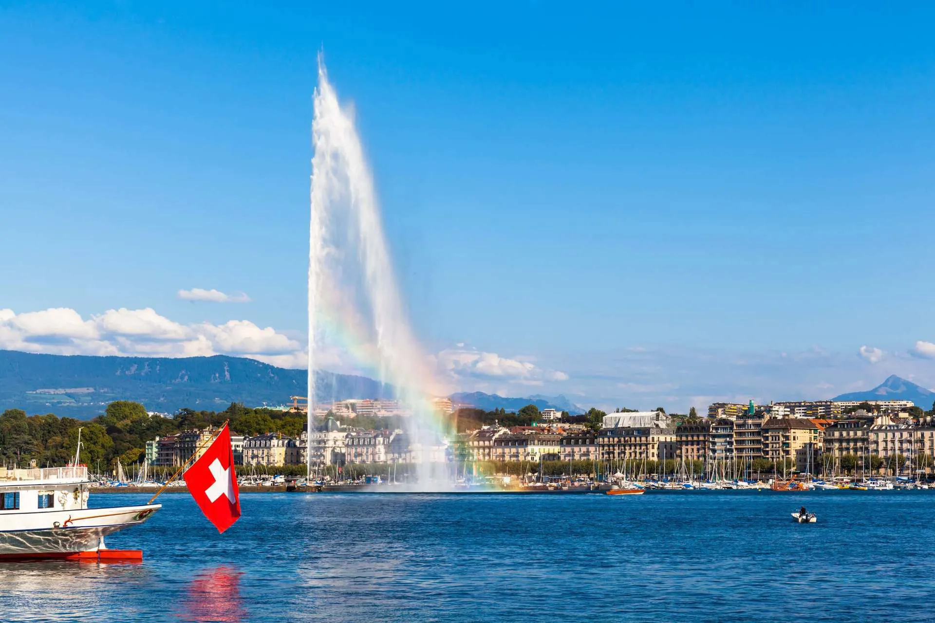 Geneva Jet Deau attraction striking fountain with rainbow effect
